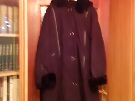 Пальто зимнее, на искусстаенном меху
