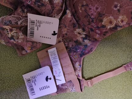 Комплект Бюстгальтер и трусики новый