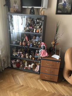 Шкафы и тумбочка