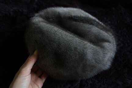 Шапка берет из норки, серо-голубая