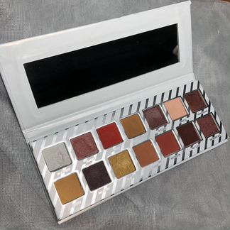 Палетка теней Kaylie Jenner