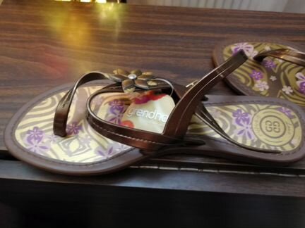 Сандалии Grendha новые