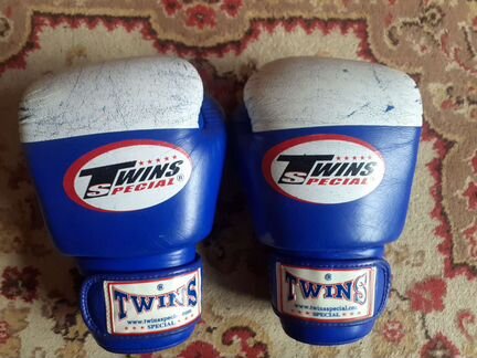Боксерские перчатки