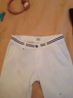 Брюки белые armani junior на мальчика