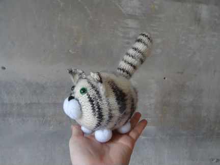 Коты вязаные в ручную (мохер)