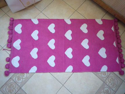 Коврик прикроватный с сердечками