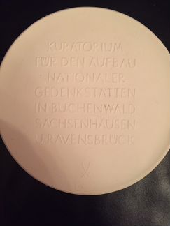 Настольная медаль 