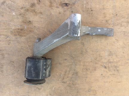 Кронштейн раздатки задний Mercedes W463 G 463