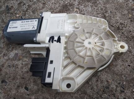 Моторчик стеклоподьемника двери Audi Q7 Ауди Ку7