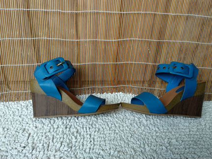 Босоножки женские