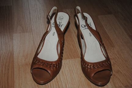 Босоножки Caprice 38 размер