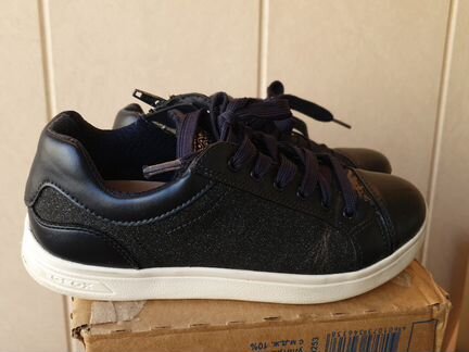 Кроссовки для девочки