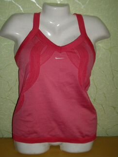 Для спорта найк, яркая