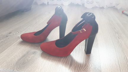 Туфли на каблуке