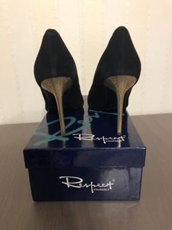 Женские чёрные туфли лодочки