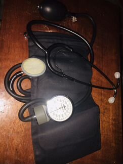 Тонометр с фонендоскопом