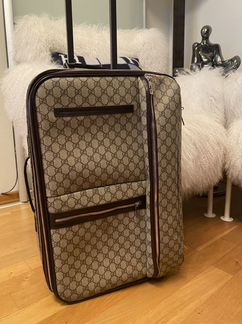 Чемодан на колесах