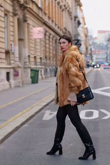 Новый полушубок из красного Волка большого размера