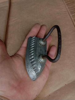 Детский утюг, литой, цельнометаллический