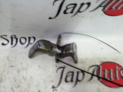 Петли двери Toyota Venza