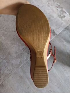 Босоножки на танкетке Италия