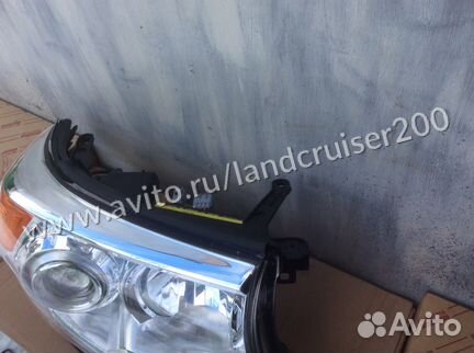 Передняя правая фара land cruiser 200