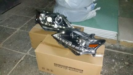 Рестайлинговые фары на Lexus RX270 RX350 с 2012 г