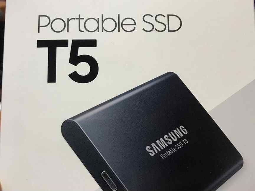 Samsung ssd t5 2 тб. Кожаный чехол Samsung SSD t7. Самсунг t5 500гб чехол. Samsung t5 500 GB фото коробки. Внешний SSD накопитель Samsung t5 на 500gb покупателей с фото.