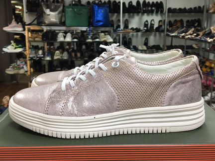 Кроссовки 36